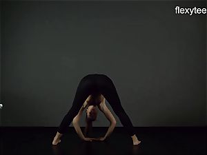 FlexyTeens - Zina shows supple nude bod